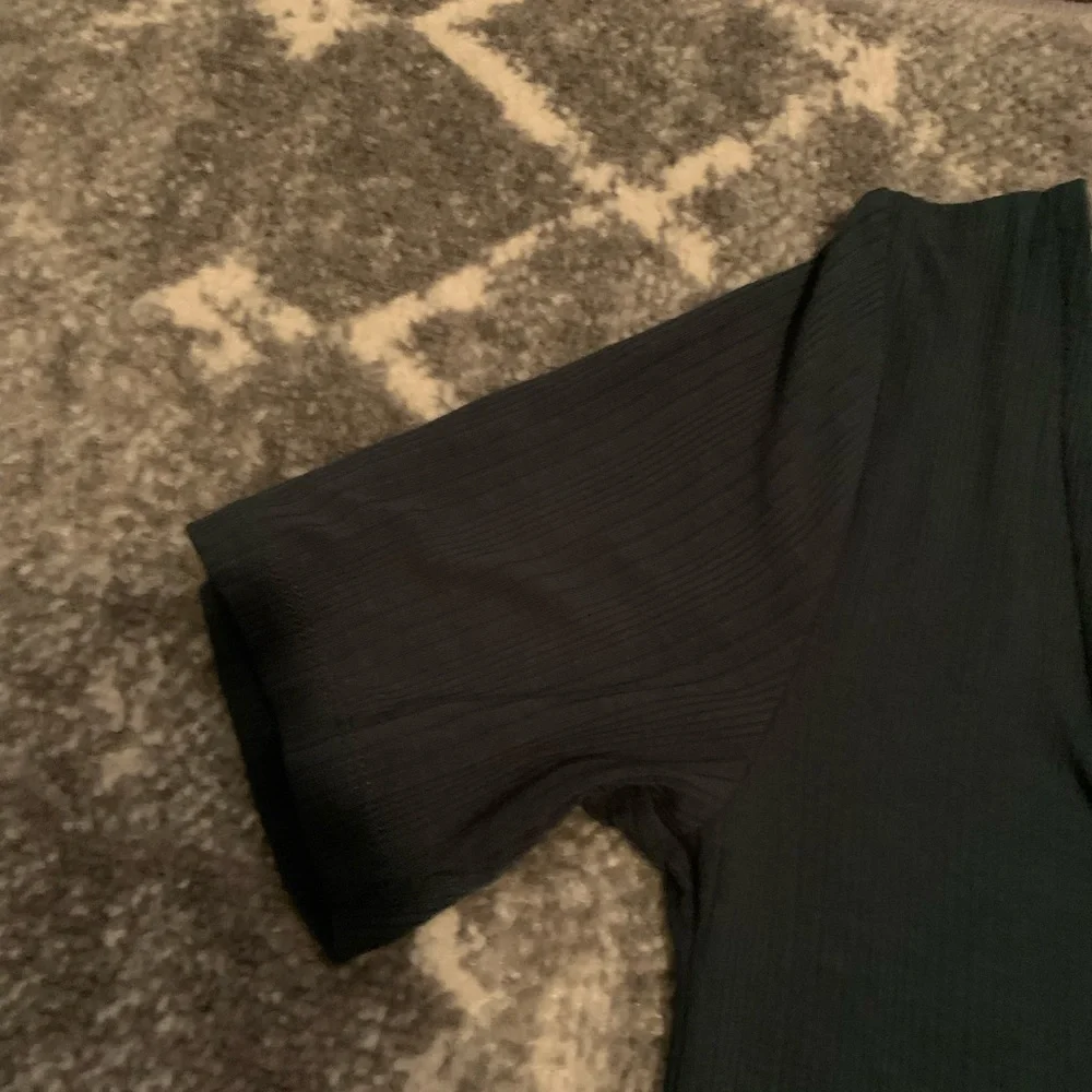 Old Navy short sleeve scoop neck form fitting dress size medium- winter green - Picture 4 of 5